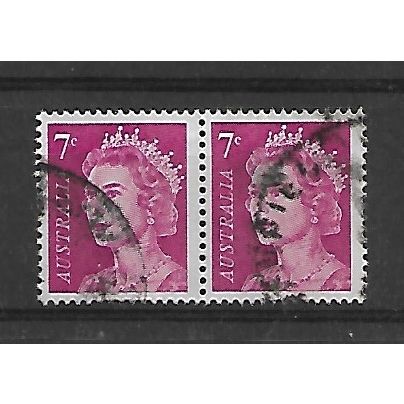Australia.SG388a 7c Queen Elizabeth II (Purple) Pair.Fine Used.Sep20