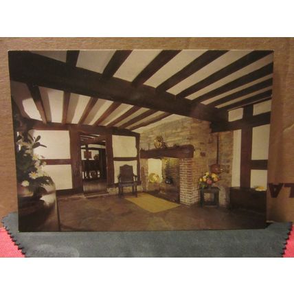 STRATFORD UPON-AVON unused postcard Shakespeare's birthplace, living room =