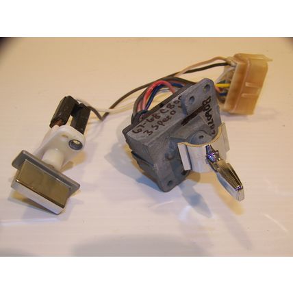 1967 68 CHRYSLER 3 SPEED WIPER SWITCH & WASHER BUTTON #2820908 NEW YORKER 300