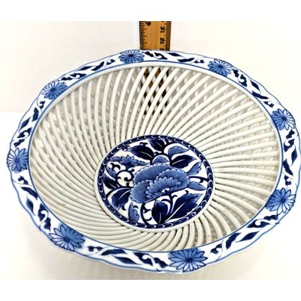 Japanese Kinpo Hasami Lattice Woven Porcelain Footed Bowl Blue White Floral Vtg