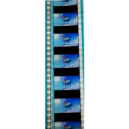 Pk GEB - i - MIX - d087i . 1 STRIP OF 5 - 35MM FILM CELLS. ( Despicable Me ? )