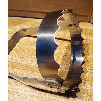 Kwik-Kut Mfg. Co. Mohawk NY Vintage Serrated 2.75" Biscuit Cookie Cutter