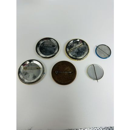6Pc Lot VTG Buttons Pins Pinbacks Michigan, Wharton Center, Honda, Salem Spirit