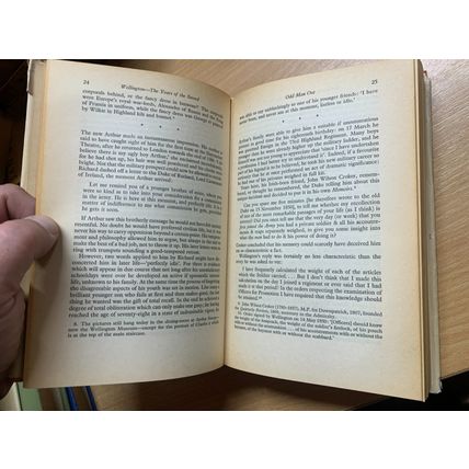 1972 "WELLINGTON - THE YEARS OF THE SWORD" ELIZABETH LONGFORD HARDBACK BOOK (P4)