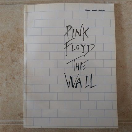 Pink Floyd - The Wall Arranged for Piano/Vocal/Guitar 26 Songs 103 Pages
