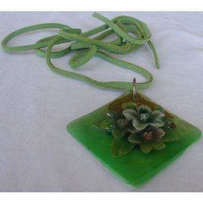 Green flowers mother of pearl