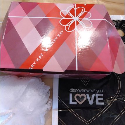 Mary Kay Berry & Vanilla Shower Gel Body Lotion Sheet Mask Scrubby Gift Set NEW!