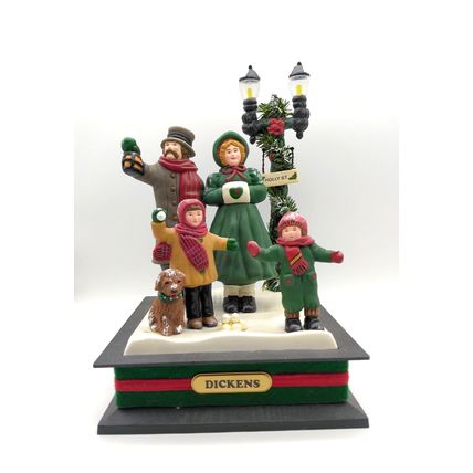 Vintage Holiday Creations Musical 1993 Dickens Christmas Caroling Scene Works!