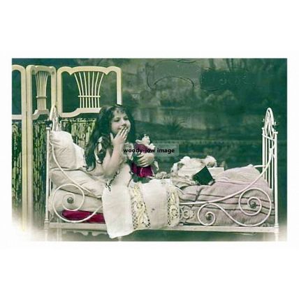 rp10528 - Young Girl in Bed with her Dolls - print 6x4