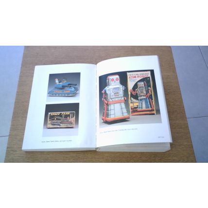 1000 TIN TOYS. Teruhisa Kitahara & Yukio Shimizu (Paperback) Taschen