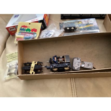 ICOLLECTZONE Great Railroad Parts Lot (Train #9)