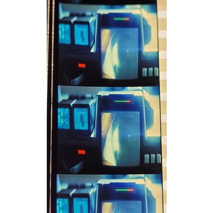 Blade Runner Pk EZV - E0105a. 1 STRIP OF 5 - 35MM FILM CELLS