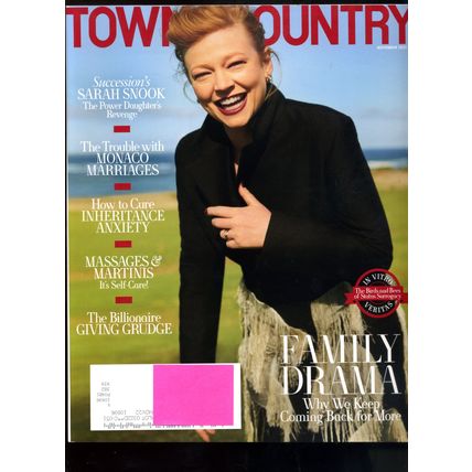 Town & Country November 2021 Family Drama Succession's Sarah Snook COVER NEW
