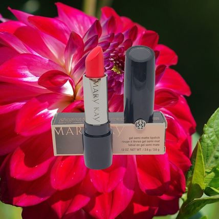 Powerful Pink Gel Semi-Matte Lipstick - Mary Kay
