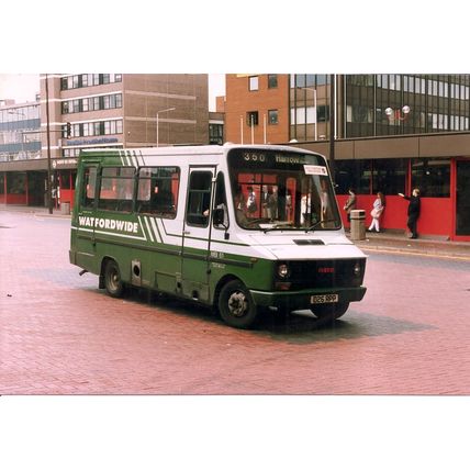 Colour Photograph of London Country North West Ltd. - D26 RPP