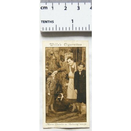 1931 Wills Cinema Stars 3rd No. 28 Marie Dressler in Reducing