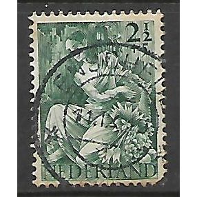 NETHERLANDS 1946 WAR VICTIMS FUND 2 1/2c + 5c GREEN SG621 FINE USED
