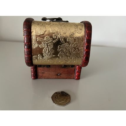 TRINKET BOX - TREASURE CHEST