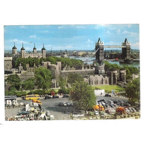 TOWER OF LONDON & TOWER BRIDGE vintage unused postcard by John Hinde =