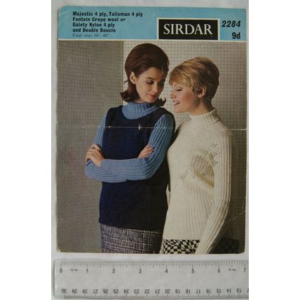 Vintage: Sirdar 2284 sweater & double bouncle overpull, 4 ply. 34-40 inch