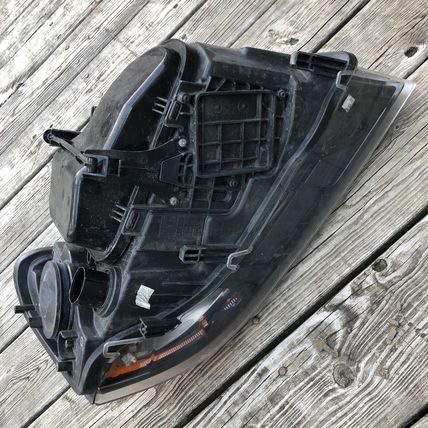 Land Rover LR2 LR039778 LH Front Left Driver Side Headlight Halogen OEM