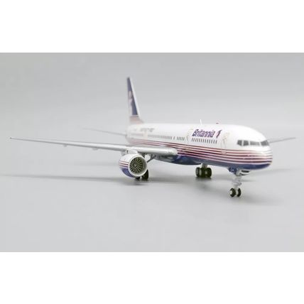 BOEING 757-200 BRITANNIA AIRWAYS REG: G-BYAK WITH STAND - JC WINGS XX2645 1/200