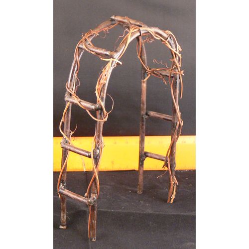 1:12th Doll Dollshouse Metal Garden Arch Arbour