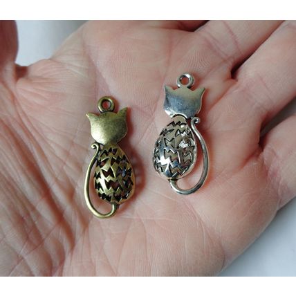 2 Cat Pendant Charms Double Sided 35x15mm Silver Brass Color 3D Filigree