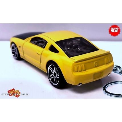 RARE KEYCHAIN YELLOW BLACK FORD MUSTANG GT CUSTOM Ltd GREAT GIFT NOVELTY