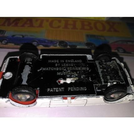 Matchbox - No8 Ford Mustang Replica / Copy box