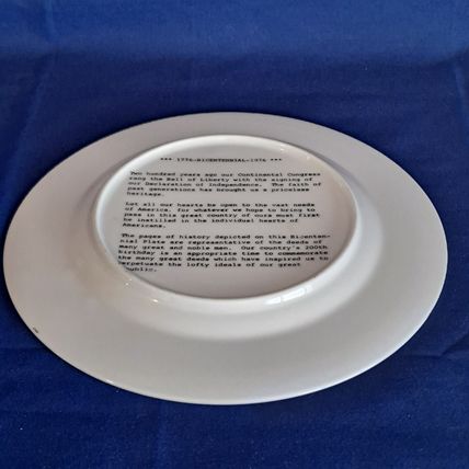 BICENTENNIAL Collectors PLATE 1776-1976 Liberty Bell In God We Trust USA Gold Tr
