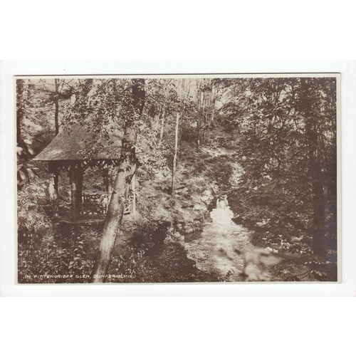 In Pittencrieff Glen Dunfermline Postcard Fife Palace Series B
