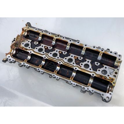 Land Rover LR2 Camshaft B6324S Engine 3.2L Volvo Valve Cover Plate Head