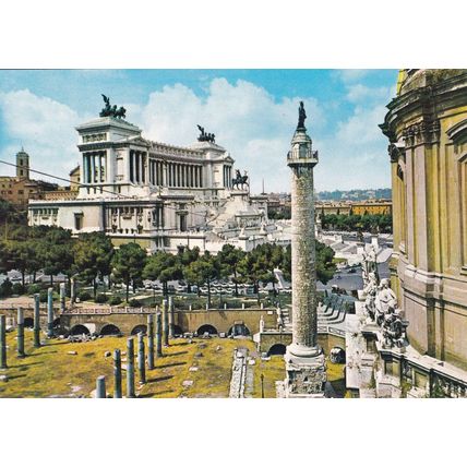 Roma Monument V Emanuele e Foro Traiano Italy Postcard unused VGC