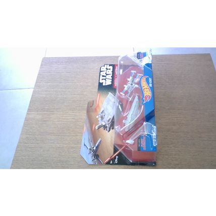 STAR WARS - First Order Transporter vs X-Wing Fighter - Hot Wheels Twin Pack