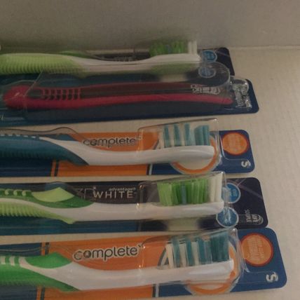 Five New Oral B Toothbrush Bundle