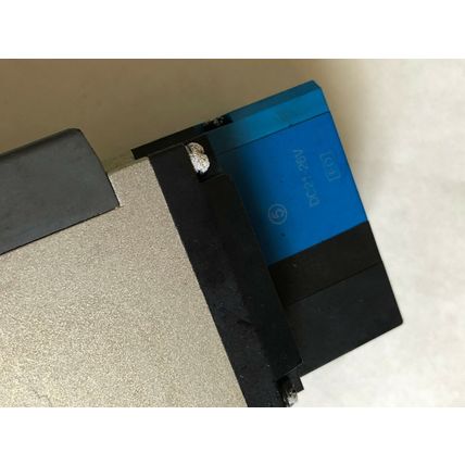 NEW SMC VSS8-8-FG-D-3EZ-V1 PNEUMATIC SOLENOID VALVE DC21-26V, 24 VDC,Sr