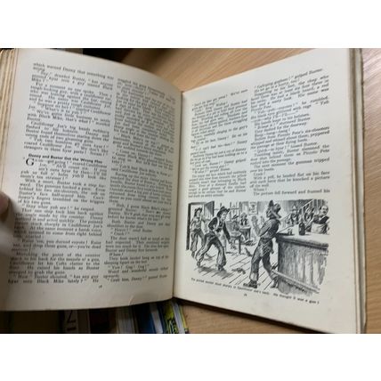 1945 "KNOCKOUT FUN BOOK 1946" ILLUSTRATED ANNUAL HARDBACK BOOK (P4)