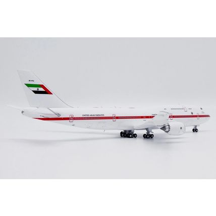 B747-8 ABU DHABI AMIRI FLIGHT REG: A6-PFA WITH ANTENNA - JC WINGS LH4354 1/400