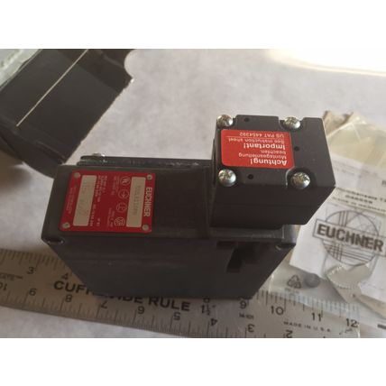 NEW EUCHNER TZ2LE110PG SAFETY SWITCH NIB SENSOR BIA 954012 BG-PRUFZERT ,AM