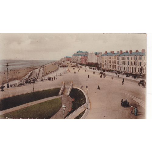 Princes Parade Looking North, Blackpool Lancashire Postcard (LAN73057)