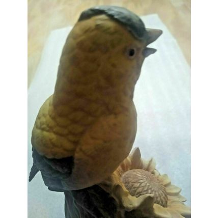 Vintage Gold Finch 8 1/2" Figurine Porcelain Bird Statue Hand Painted - KW5158
