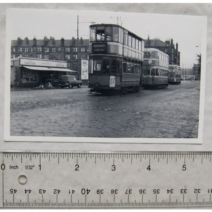 photo no.270 Glasgow Tram, Street Scene - Boyle Bros Shop