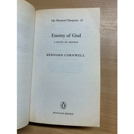 1997 BERNARD CORNWELL "ENEMY OF GOD" KING ARTHUR FICTION PAPERBACK BOOK (P3)