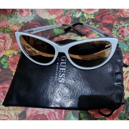 GUESS Women's Sunglasses White Cat Eye Frame GU7427 21C Mirror Lense 57-16-135mm