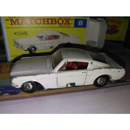 Matchbox - No8 Ford Mustang Replica / Copy box