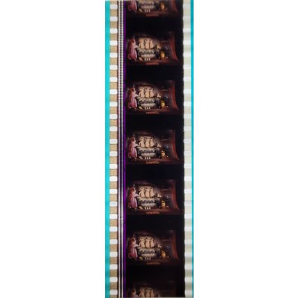 Pk DAU - KIDS - MIX - a008H . 1 STRIP OF 5 - 35MM FILM CELLS. ( Shrek 2 )