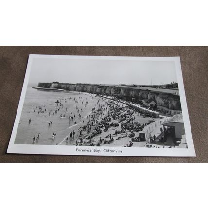 AH&S Real Photo postcard - Foreness Bay Scene, Cliftonville - Margate, Kent