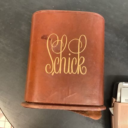 Vintage Lady Schick Electric Razor Shaver Pink, W Case And Cord WORKING B11