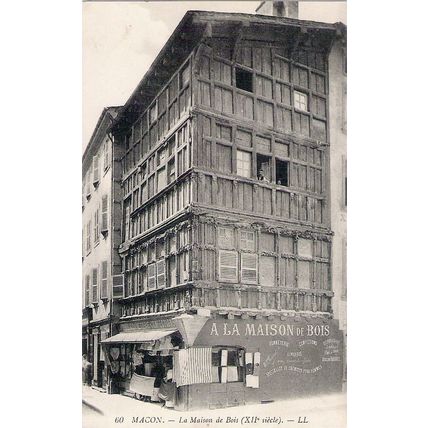 71 - Mâcon - la maison en bois